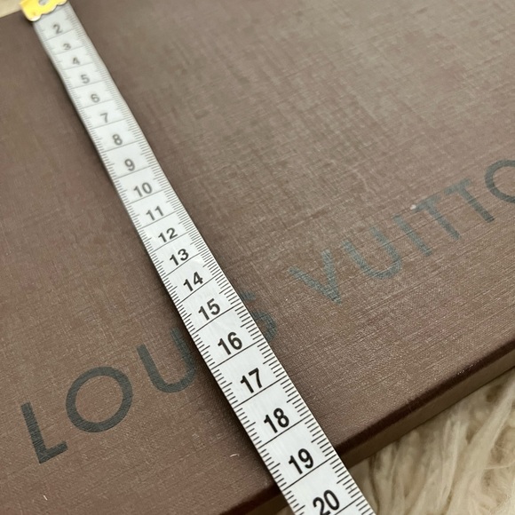 Louis Vuitton Gift Box - Picture 3 of 6
